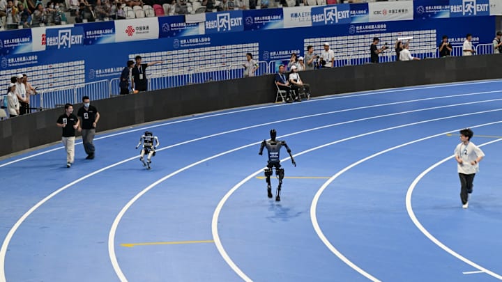 Los juegos, en los que participan más de 500 robots de 16 países, incluyen deportes tradicionales como atletismo y baloncesto.
