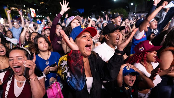 La gente vive una verdadera fiesta tras el título de Venezuela.