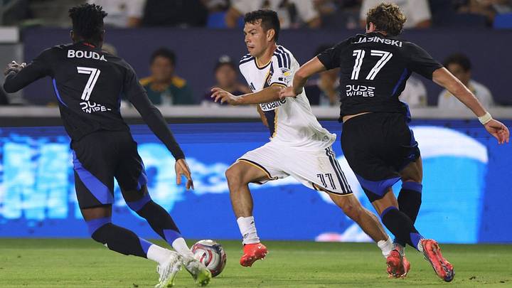 Chucky Lozano recibe ovación en su primer partido en casa con LA Galaxy Chucky Lozano recibe ovación en su primer partido en casa con LA Galaxy