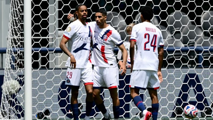Achraf Hakimi es felicitado por su gol ante el Seattle Sounders. Achraf Hakimi es felicitado por su gol ante el Seattle Sounders.