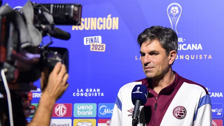 Mauricio Pellegrino, técnico del Lanus, advierte la fuerte influencia del "futbol empresarial" en los jóvenes. Mauricio Pellegrino, técnico del Lanus, advierte la fuerte influencia del "futbol empresarial" en los jóvenes.