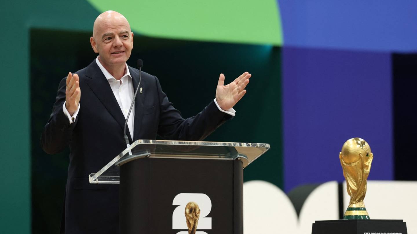 Nueva batalla legal en FIFA: Platini denuncia a Infantino po