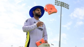 Pant injured his finger in the second session on the first day