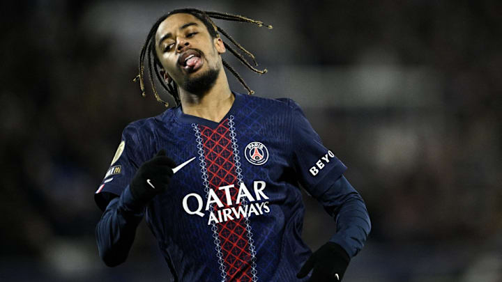 El delantero Bradley Barcola, del Paris Saint-Germain, durante el encuentro frente al AJ Auxerre.