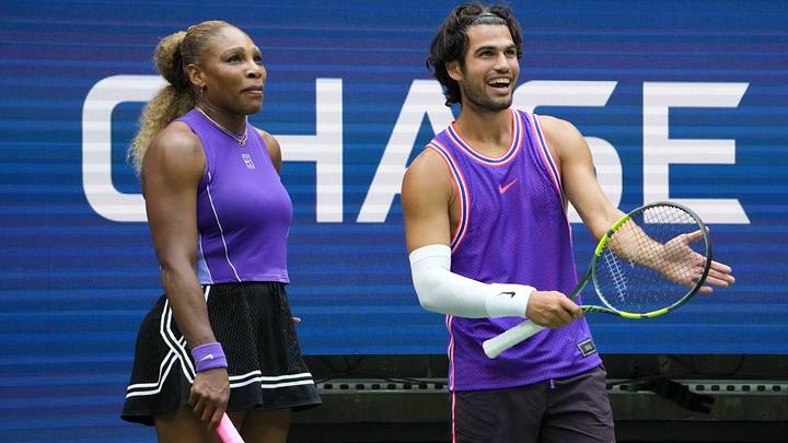 Carlos Alcaraz y Serena Williams comenzaron con triunfo su aventura juntos en el US Open. Carlos Alcaraz y Serena Williams comenzaron con triunfo su aventura juntos en el US Open.