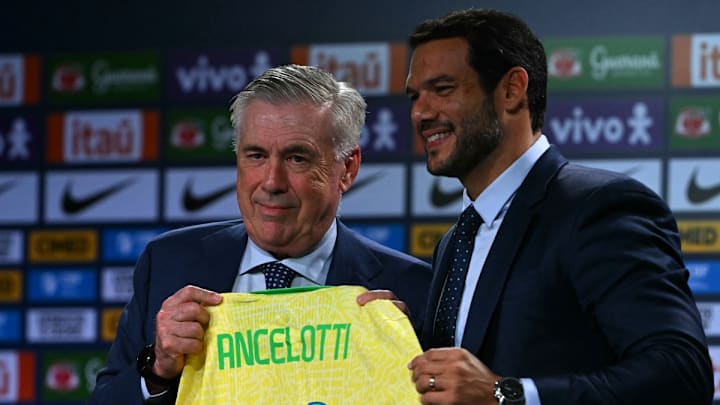 Carlo Ancelotti fue presentado como nuevo técnico de Brasil; aquí junto a Samir Xaud, presidente de la Confederación Brasileña de Futbol (CBF). Carlo Ancelotti fue presentado como nuevo técnico de Brasil; aquí junto a Samir Xaud, presidente de la Confederación Brasileña de Futbol (CBF).