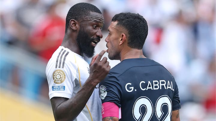 El defensor Antonio Rüdiger, del Real Madrid, acusó a Gustavo Cabral, del Pachuca, de haberle agredido con insultos racistas  durante el partido del domingo que los enfrentó en el Mundial de Clubes.