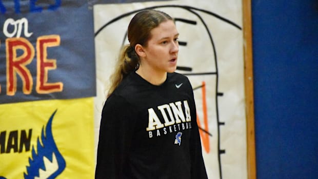 Karsyn Freeman scored a game-high 29 points as No. 1 Adna held off No. 2 Rainier in 2B Pacific girls basketball action.