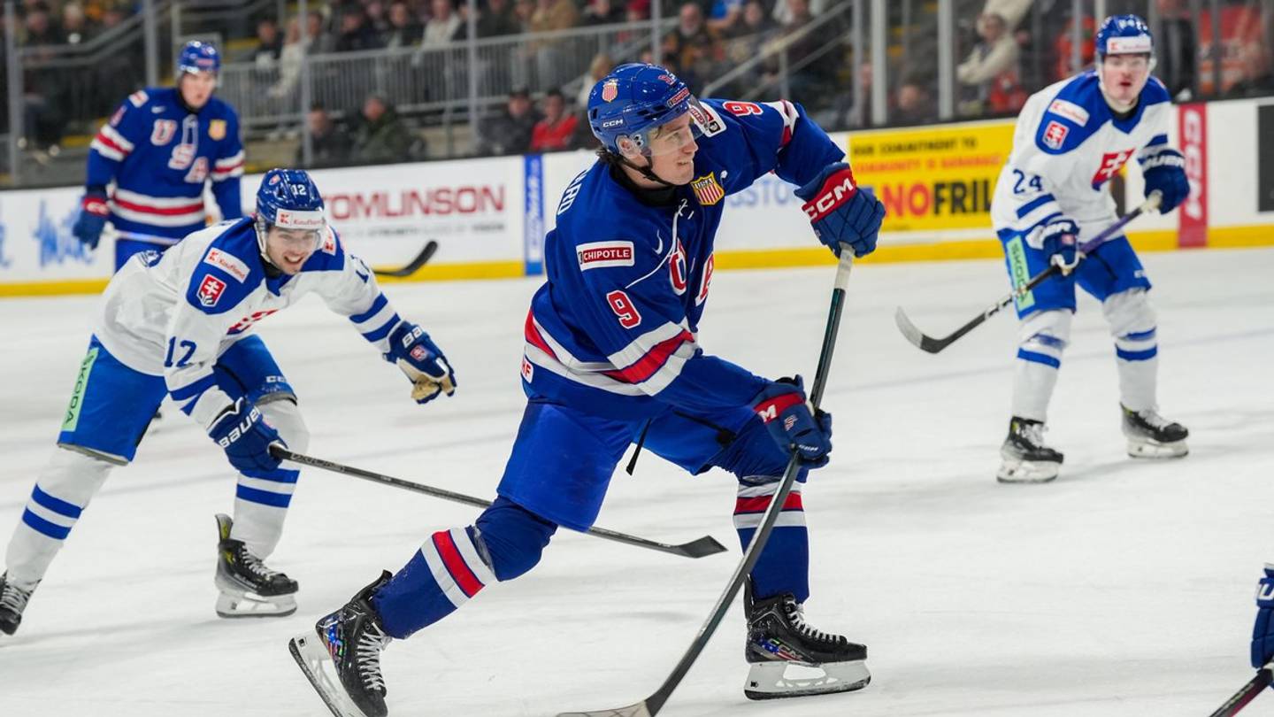 Two Boston College Men’s Hockey Forwards Score in U.S. National Junior Team’s Win Over Slovakia