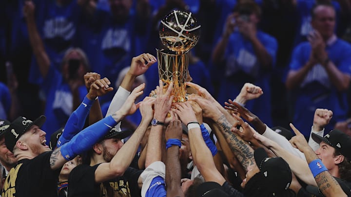 El Oklahoma City Thunder celebra tras derrotar a los Indiana Pacers 103-91 en el Juego Siete de las Finales de la NBA 2025 en el Paycom Center el 22 de junio de 2025 en la Ciudad de Oklahoma, Oklahoma. El Oklahoma City Thunder celebra tras derrotar a los Indiana Pacers 103-91 en el Juego Siete de las Finales de la NBA 2025 en el Paycom Center el 22 de junio de 2025 en la Ciudad de Oklahoma, Oklahoma.