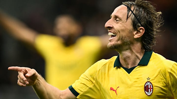 Luka Modric da el triunfo 1-0 al Milan sobre el Bolonia y pide que nadie le recuerde su edad: 40 años. Luka Modric da el triunfo 1-0 al Milan sobre el Bolonia y pide que nadie le recuerde su edad: 40 años.