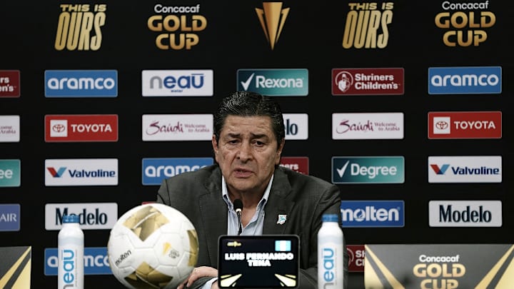 Luis Fernando Tena, técnico mexicano que dirige a Guatemala, está cerca de hacer historia. Luis Fernando Tena, técnico mexicano que dirige a Guatemala, está cerca de hacer historia.