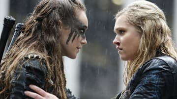 The 100 -- "Perverse Instantiation - Part Two" -- Image HU316a_0025 -- Pictured (L-R): Alycia Debnam-Carey as Lexa and Eliza Taylor as Clarke -- Credit: Bettina Strauss/The CW -- © 2016 The CW Network, LLC. All Rights Reserved