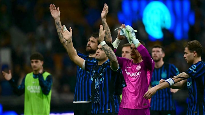 Lautaro y sus compañeros celebran el triunfo del Inter sobre la Roma Lautaro y sus compañeros celebran el triunfo del Inter sobre la Roma