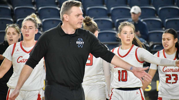 Scott Thompson and his Camas took a step in defending the Class 4A championship against Lake Stevens.