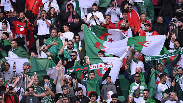Los aficionados argelinos fueron bien recibidos por los marroquíes.