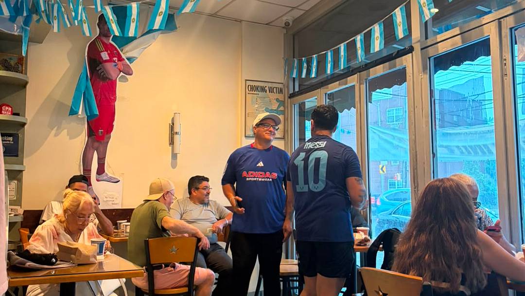La cafetería El Río de la Plata, el lugar más tradicional para la comunidad argentina en Nueva York.