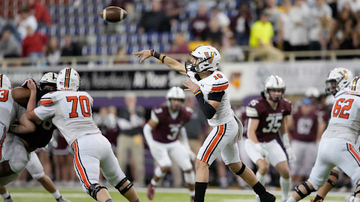 Valley vs. Dowling in the Iowa high school football IHSAA Class 5A semifinal in Cedar Falls.