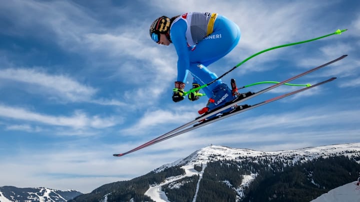 Lauren Macuga, estrella del esquí estadounidense, se rompió los ligamentos de una rodilla y se perderá los Olímpicos de Invierno.