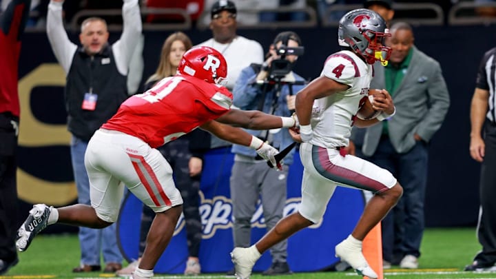 Destrehan quarterback scores a touchdown against Ruston.