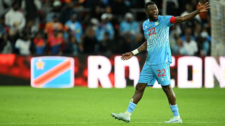 El duelo amistoso se disputará a puerta cerrada en el estadio La Source de Orleans. El duelo amistoso se disputará a puerta cerrada en el estadio La Source de Orleans.
