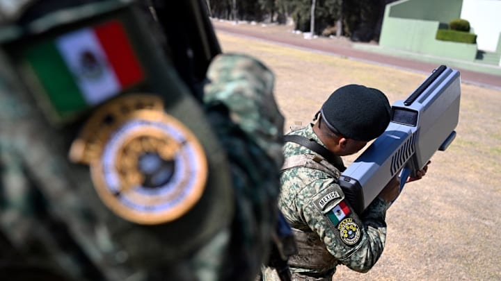 El ejercito mexicano dio una muestra del equipo antidrones que dispondrá para el Mundial 2026.
