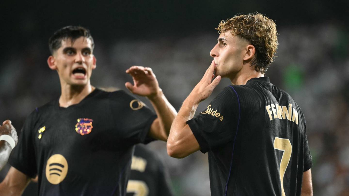 El campeón Barça arranca goleando, Julián Álvarez abucheado en su regreso