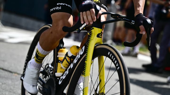 El equipo neerlandés Visma/Lease a Bike informó sobre el robo.