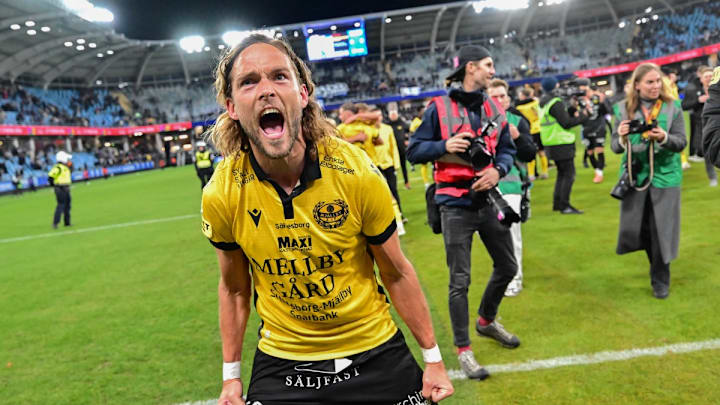 Jugadores del Mjällby AIF's festejan su título en la liga sueca. Jugadores del Mjällby AIF's festejan su título en la liga sueca.