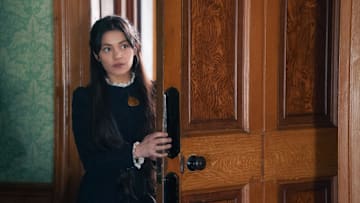 Sherlock & Daughter -- “The Challenge” -- Image Number: SAD101a_0263r -- Pictured (L-R): Blu Hunt as Amelia -- Photo: Jim Hession/Starlings Entertainment -- © 2025 Starlings Entertainment. All Rights Reserved.