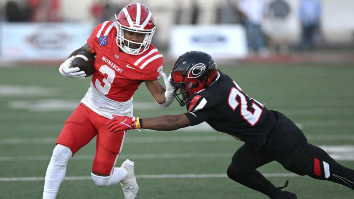 The California high school football season starts with a bang as No. 1 Mater Dei hosts No. 8 Centennial on Thursday in a nationally-ranked showdown. 