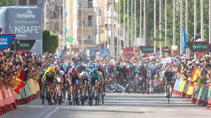 Imágenes de caída en laVuelta a España. Imágenes de caída en laVuelta a España.
