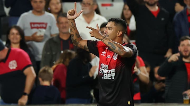 Renan Peixoto, atacante do Athletico-PR em 2025