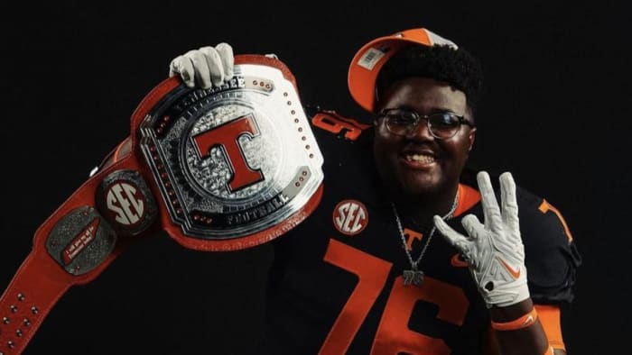 Bennett Warren Hosts Priority Visitor For Tennessee Vols