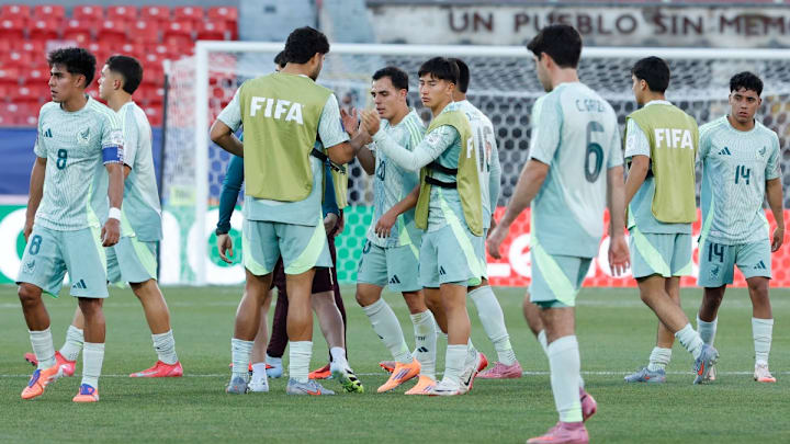 Jugadores de la Selección Mexicana tras el empate ante España.