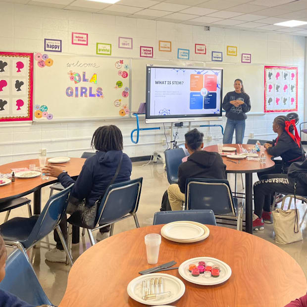 Christen Harper leads DLA Girls workshop at Detroit Lions Academy