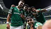 O uruguaio Facundo Torres costuma comemorar seus gols tirando uma selfie