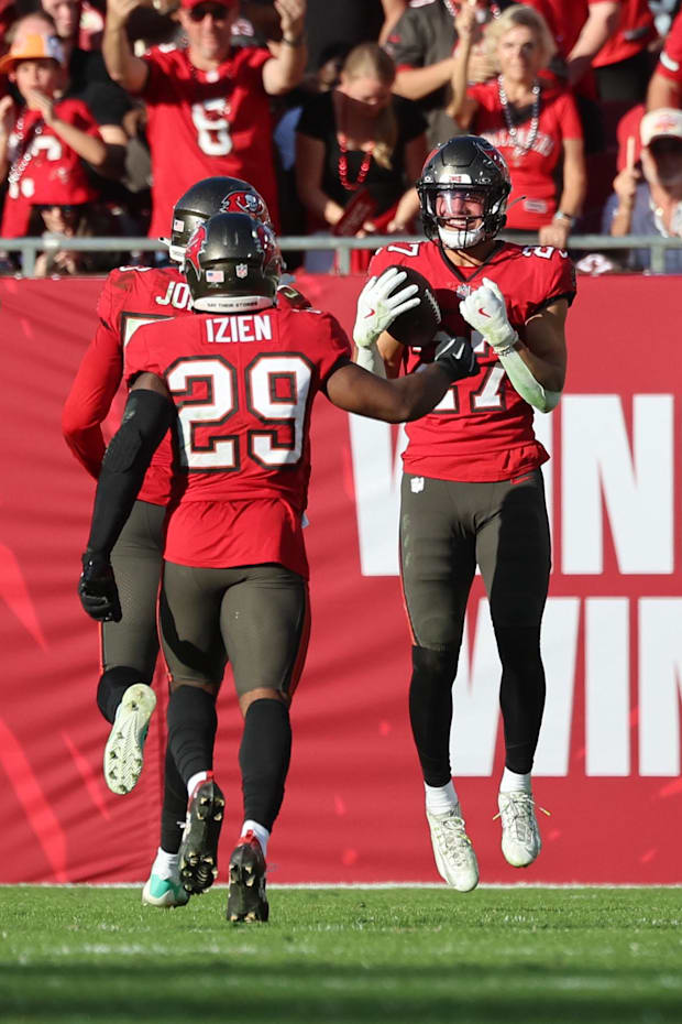 Tampa Bay Buccaneers cornerback Zyon McCollum (27) celebrates after the turnover against the Las Vegas Raiders 