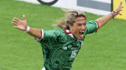 El jersey de México para el Mundial de Francia 1998, que contaba con el Calendario Azteca al centro, es uno de los más elegantes de la historia del fútbol.