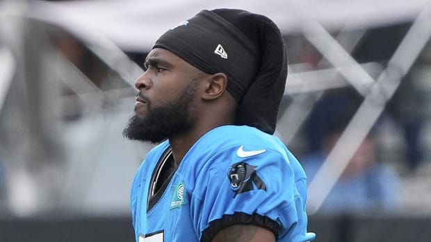 Carolina Panthers wide receiver Diontae Johnson (5) stretches. Jim Dedmon-USA TODAY Sports