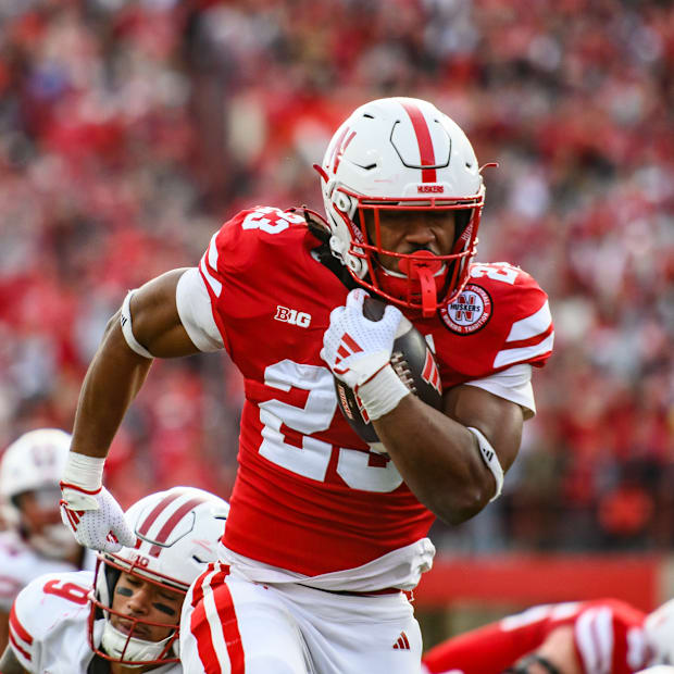 Dante Dowdell runs into the end zone for a touchdown. 