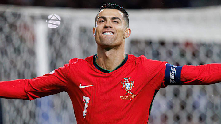 Cristiano Ronaldo headlines the top ten highest paid athletes in the world. Cristiano Ronaldo headlines the top ten highest paid athletes in the world.