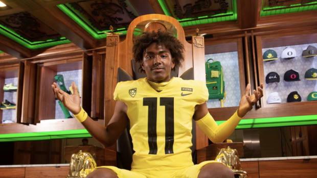 Akili Smith Jr. visits Oregon for the Spring Game