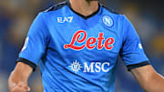 La maglia home 2021/22 del Napoli