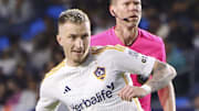 Marco Reus scored twice for the LA Galaxy in their El Tráfico draw.