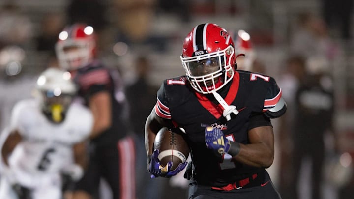 Brandon's Tyson Robinson (7) carries for yardage against Oak Grove in Brandon, Miss., Friday, Oct. 18, 2024. / Barbara Gauntt/Clarion Ledger / USA TODAY NETWORK via Imagn Images Brandon's Tyson Robinson (7) carries for yardage against Oak Grove in Brandon, Miss., Friday, Oct. 18, 2024. / Barbara Gauntt/Clarion Ledger / USA TODAY NETWORK via Imagn Images