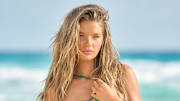 Ellie Thumann was photographed by Yu Tsai in Mexico. Swimsuit by Ocean Ave By Riot Swim. Bracelets by Lizzie Fortunato