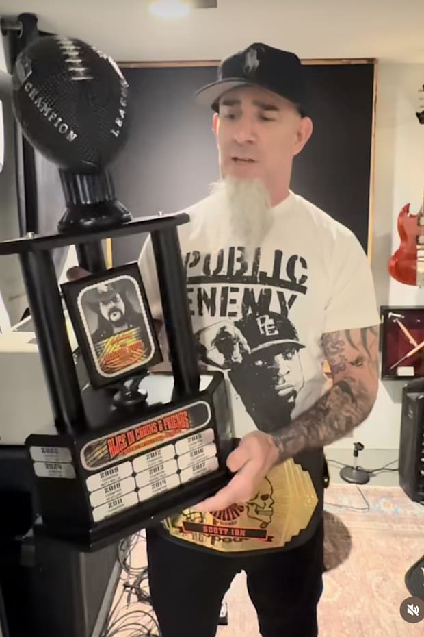 Perpetual trophies can be a great way to reward fantasy league champions ... like rock god Scott Ian from Anthrax!