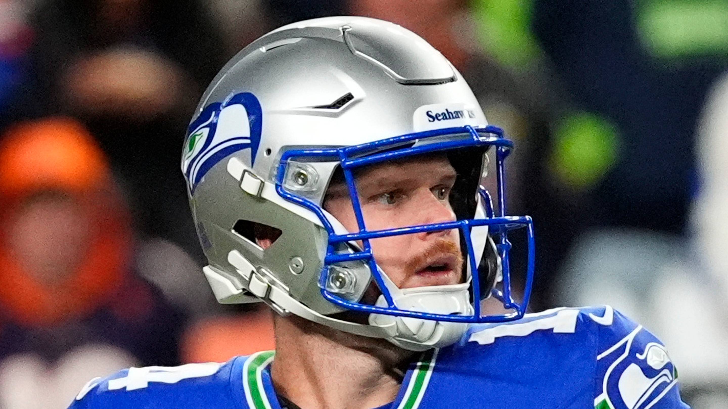 2 Reasons Why Seahawks Should Bench Sam Darnold (And 1 Reason Why They Aren't)