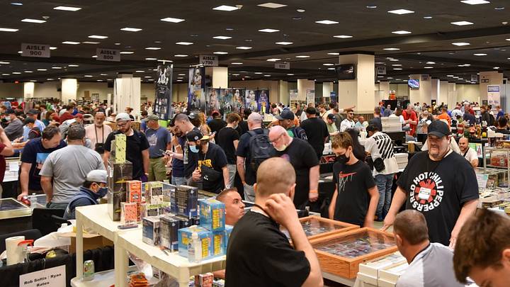 State of the Card Market: Is It Time to Sell? (featured). Photo by ON SI Collectibles